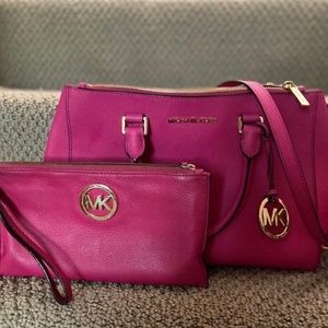 Michael Kors Purse and Wristlet